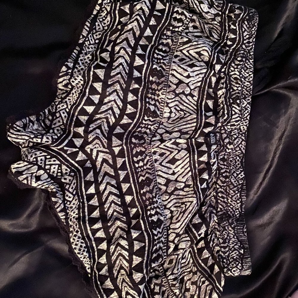 Volcom Womens Printed Shorts  | Size: S